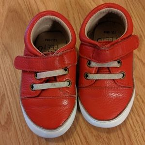 Monkey Feet Low Tops